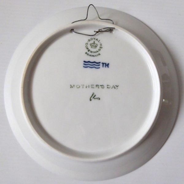 Vintage Royal Copenhagen wall plate, Denmark. Mother's Day 1977, Mors Dag. Twins - Image 6
