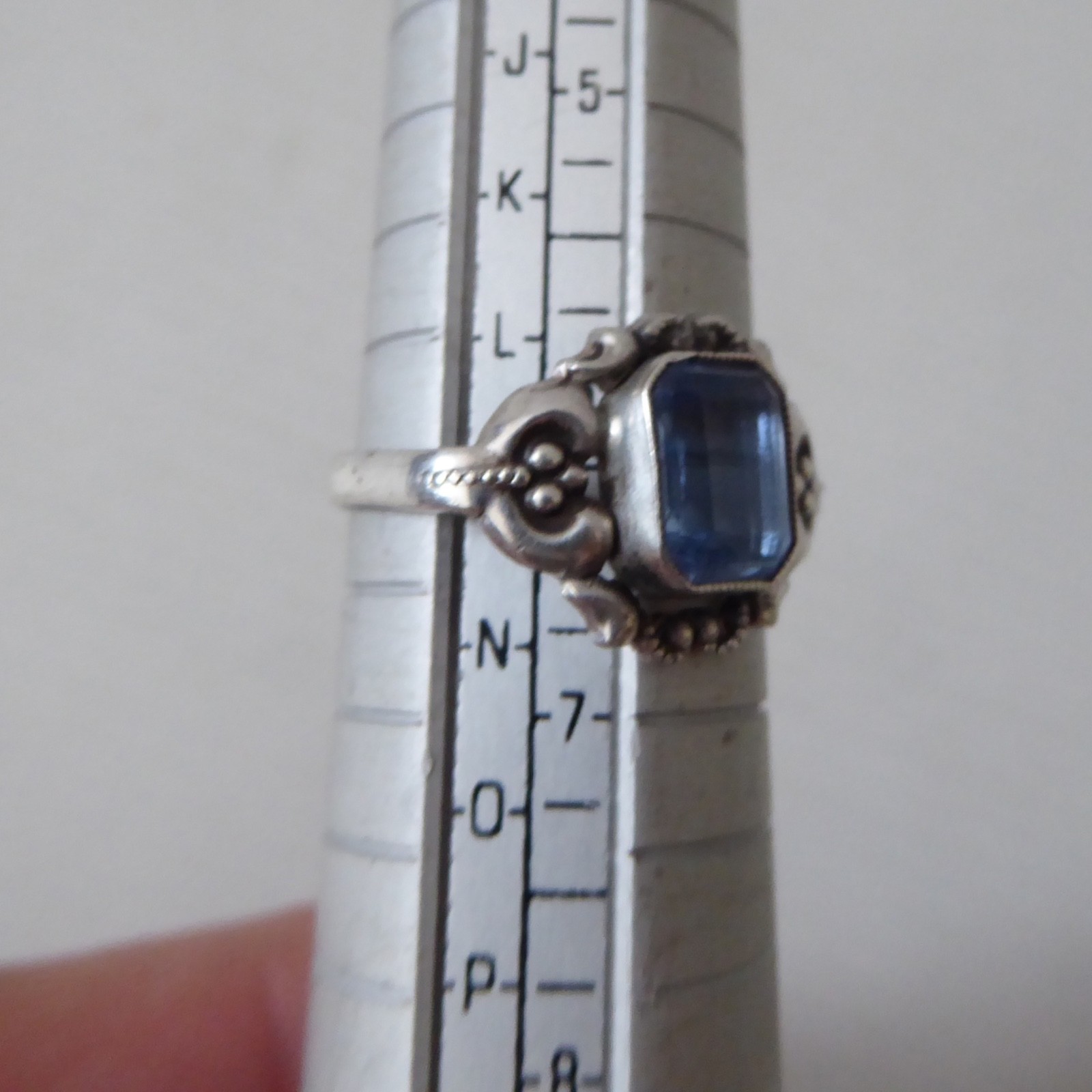 Vintage antique silver 825 ring + light blue faceted gem stone, size M-N band - Image 4