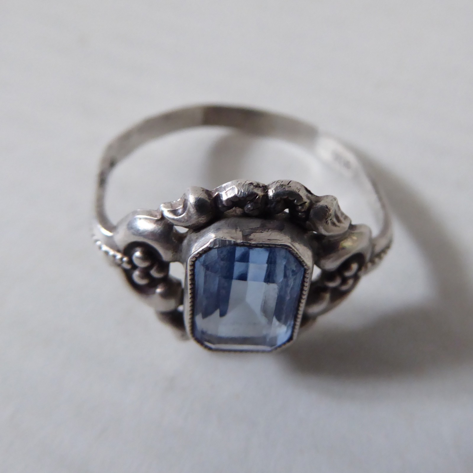 Vintage antique silver 825 ring + light blue faceted gem stone, size M-N band - Image 7