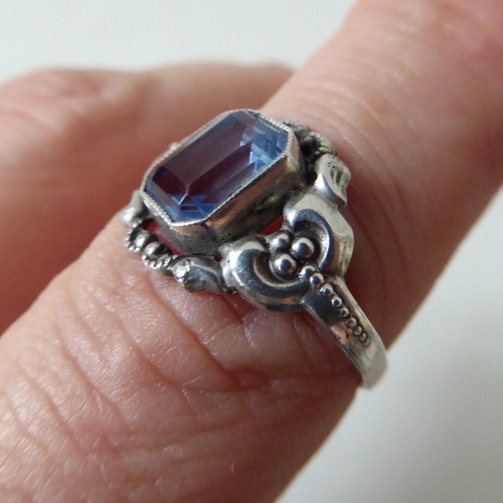 Vintage antique silver 825 ring + light blue faceted gem stone, size M-N band - Image 9