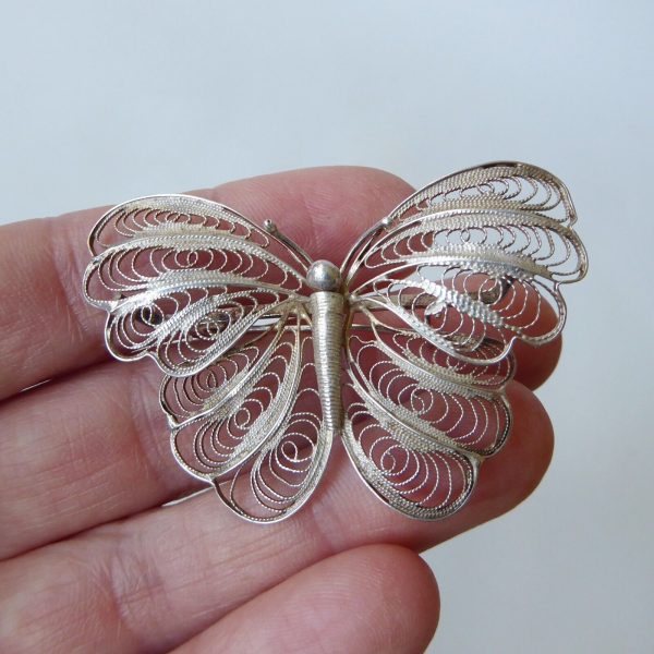 Vintage butterfly filigree sterling silver vintage brooch, stamped 925, openwork - Image 3