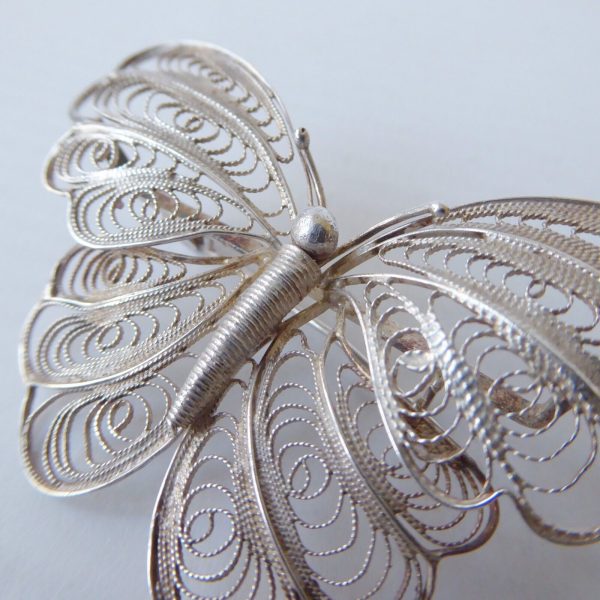Vintage butterfly filigree sterling silver vintage brooch, stamped 925, openwork - Image 5
