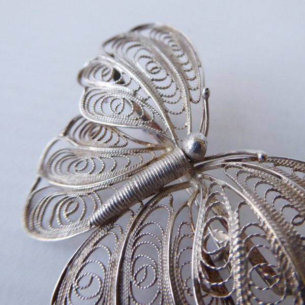 Vintage butterfly filigree sterling silver vintage brooch, stamped 925, openwork - Image 7