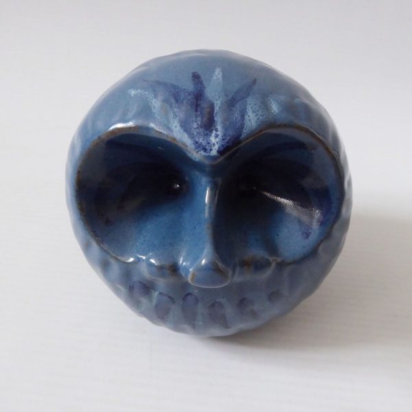 Vintage studio pottery owl/hedgehog. Blue round handmade figurine + flower motif - Image 5