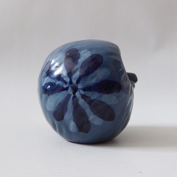 Vintage studio pottery owl/hedgehog. Blue round handmade figurine + flower motif - Image 6
