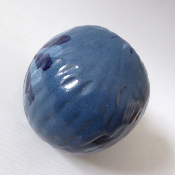 Vintage studio pottery owl/hedgehog. Blue round handmade figurine + flower motif - Image 7
