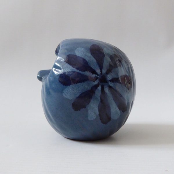 Vintage studio pottery owl/hedgehog. Blue round handmade figurine + flower motif - Image 8