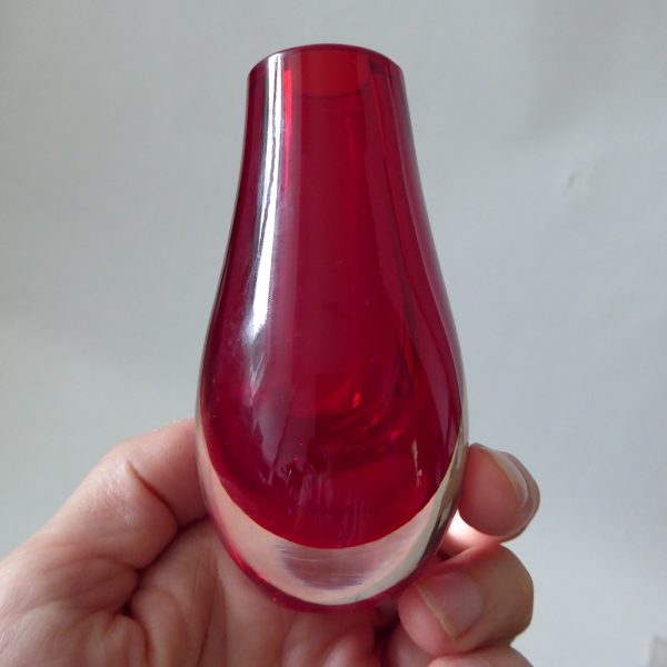 Whitefriars 9497 Ruby Red cased art glass small 4" vase, mid century 1957-1964 - Image 5