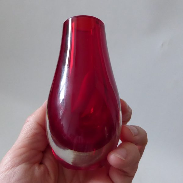 Whitefriars 9497 Ruby Red cased art glass small 4" vase, mid century 1957-1964 - Image 6