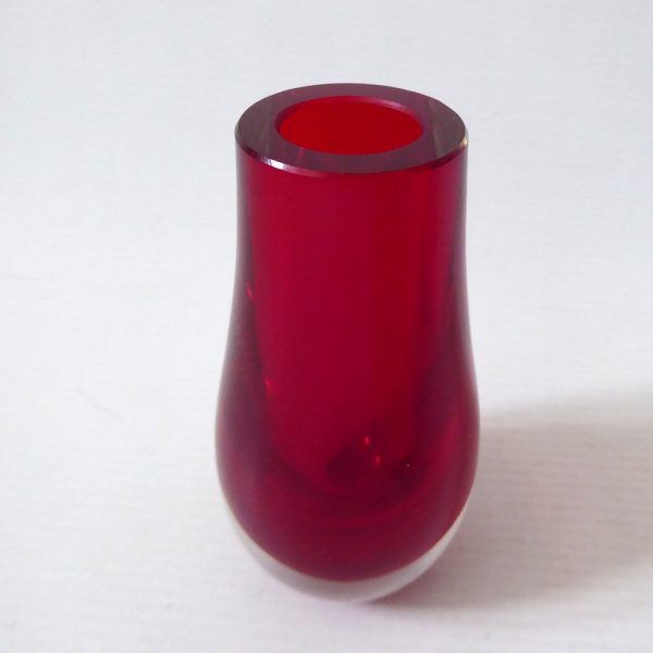 Whitefriars 9497 Ruby Red cased art glass small 4" vase, mid century 1957-1964 - Image 7
