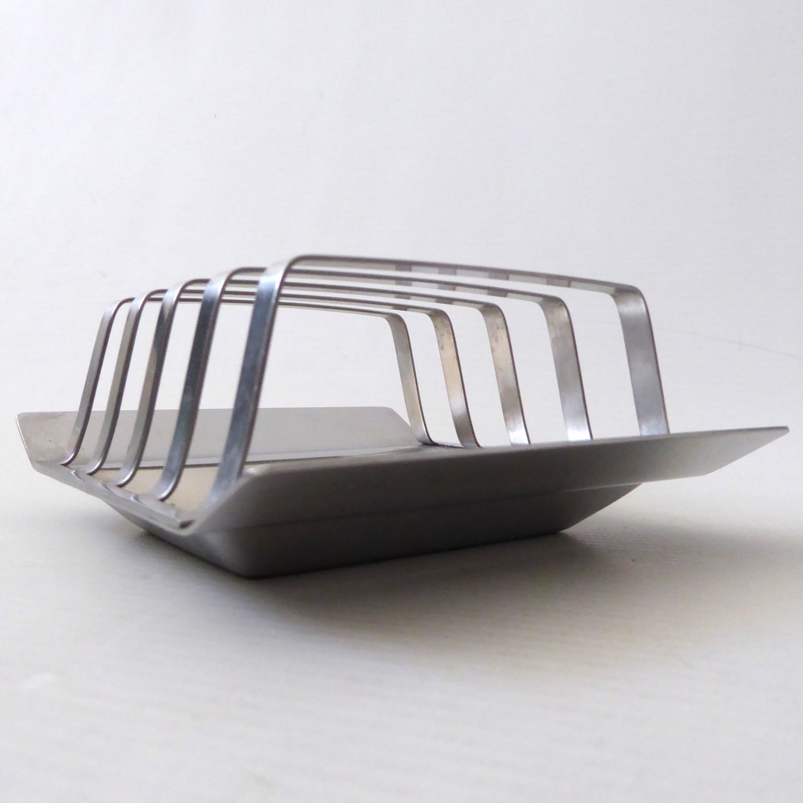 1960s 1970s mid century modernist stainless steel vintage toast rack, 4-slice - Image 2