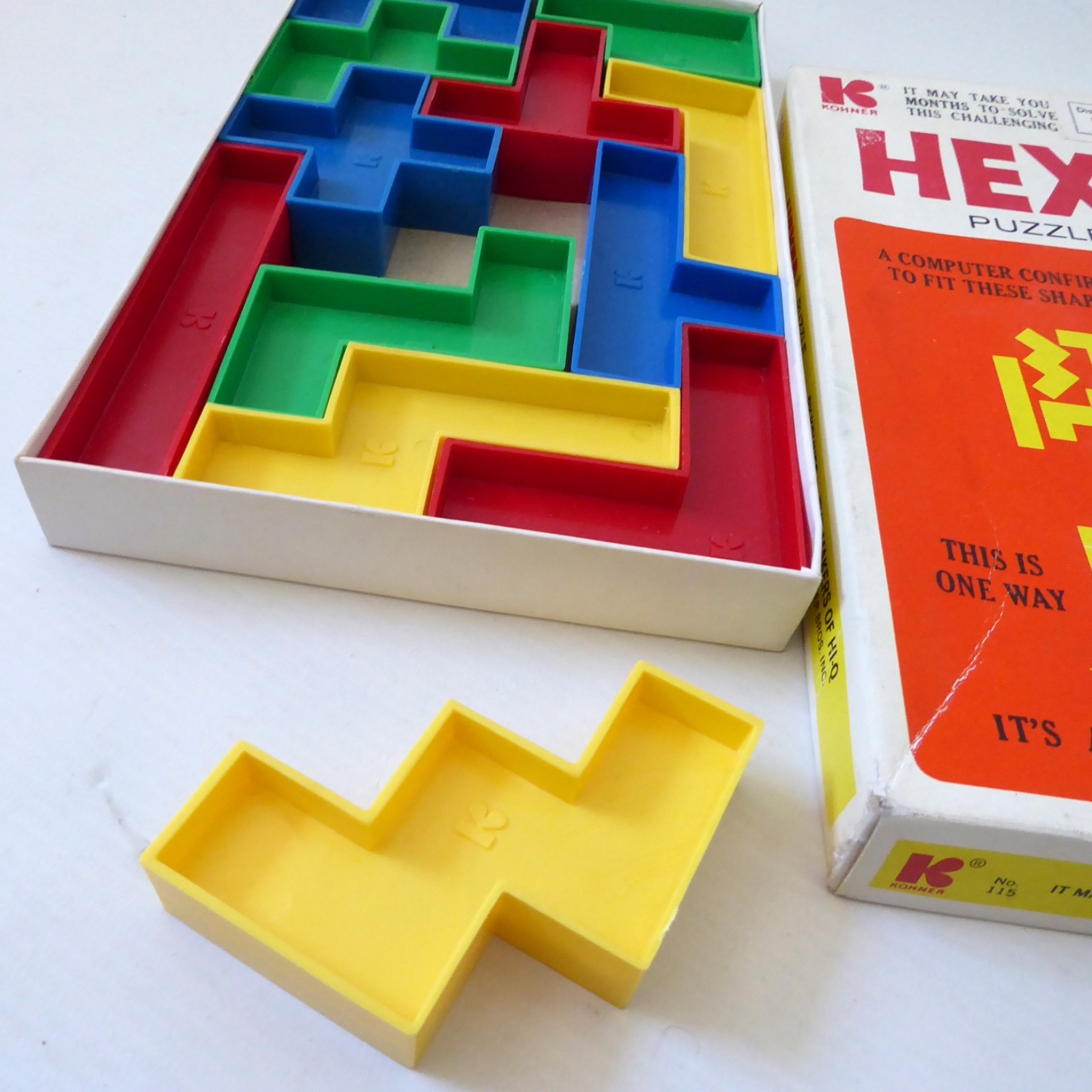 1972 Hexed Puzzle Game, vintage by Kohner Hi-Q. Plastic shapes challenge, 1970s - Image 4