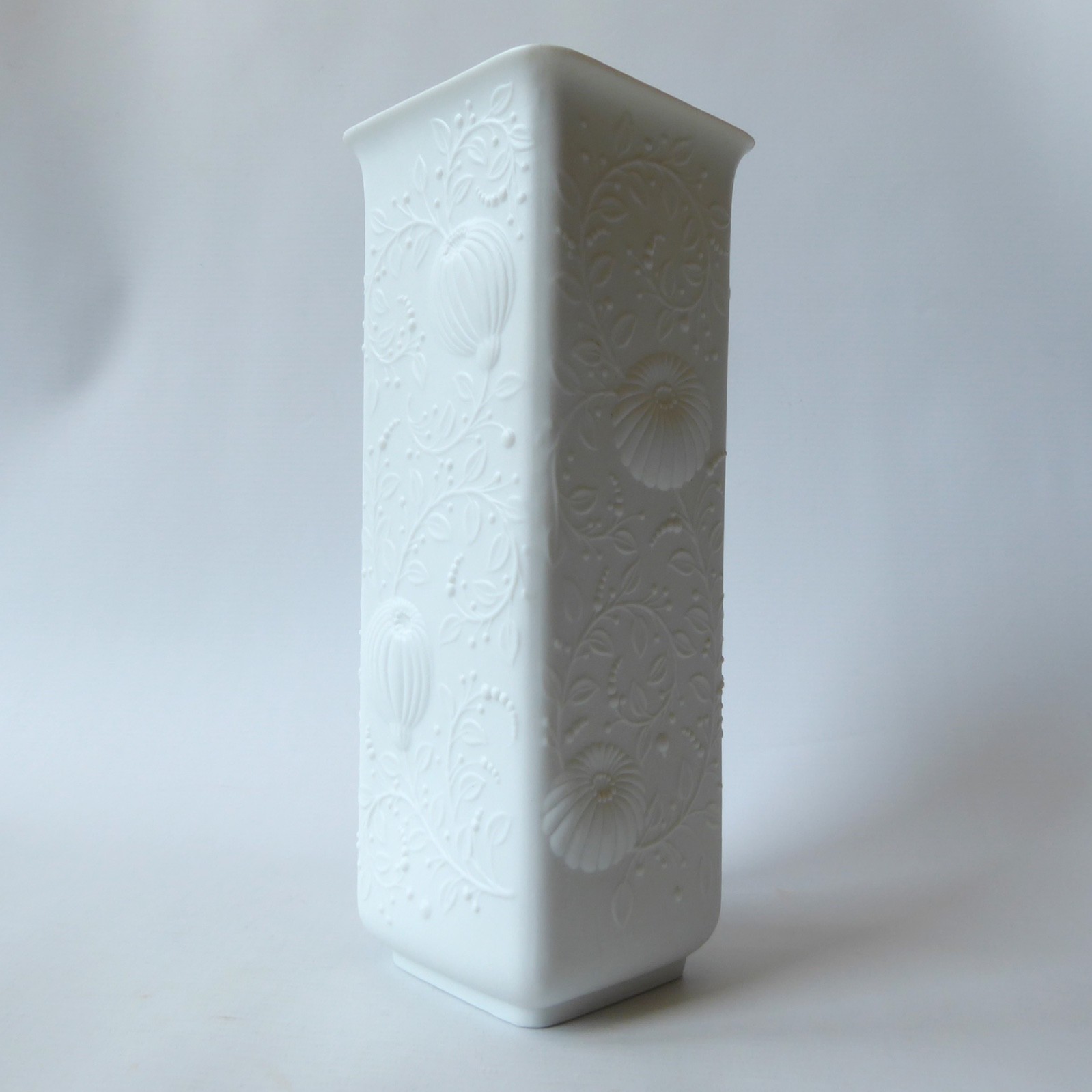 AK Kaiser Germany vintage bisque porcelain op-art square rectangular vase 548 - Image 5