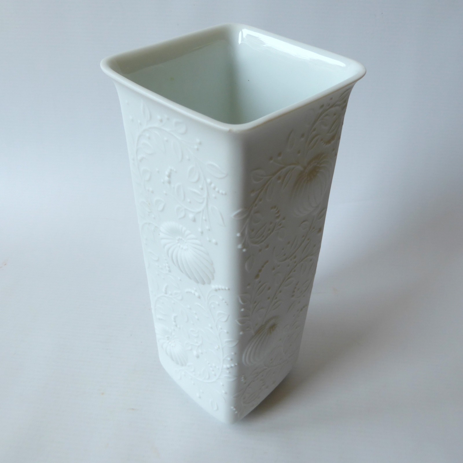 AK Kaiser Germany vintage bisque porcelain op-art square rectangular vase 548 - Image 8