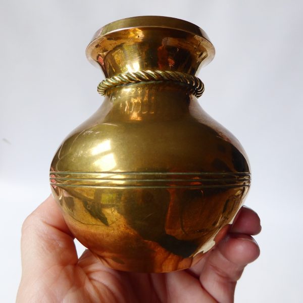 Brass posy vase, small vintage pot with brass rope tie detail. 8.5cm rounded - Image 12