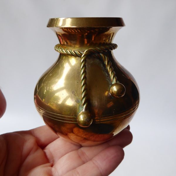 Brass posy vase, small vintage pot with brass rope tie detail. 8.5cm rounded - Image 10