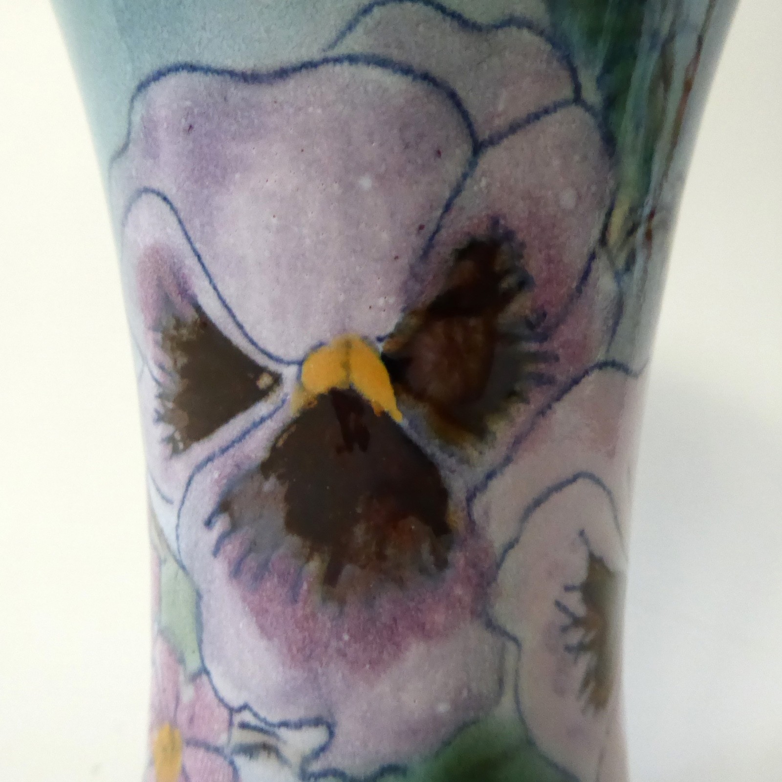 Chelsea Pottery Yannick Le Troadec art vase, blue pansies flowers. Vintage 1960s - Image 3