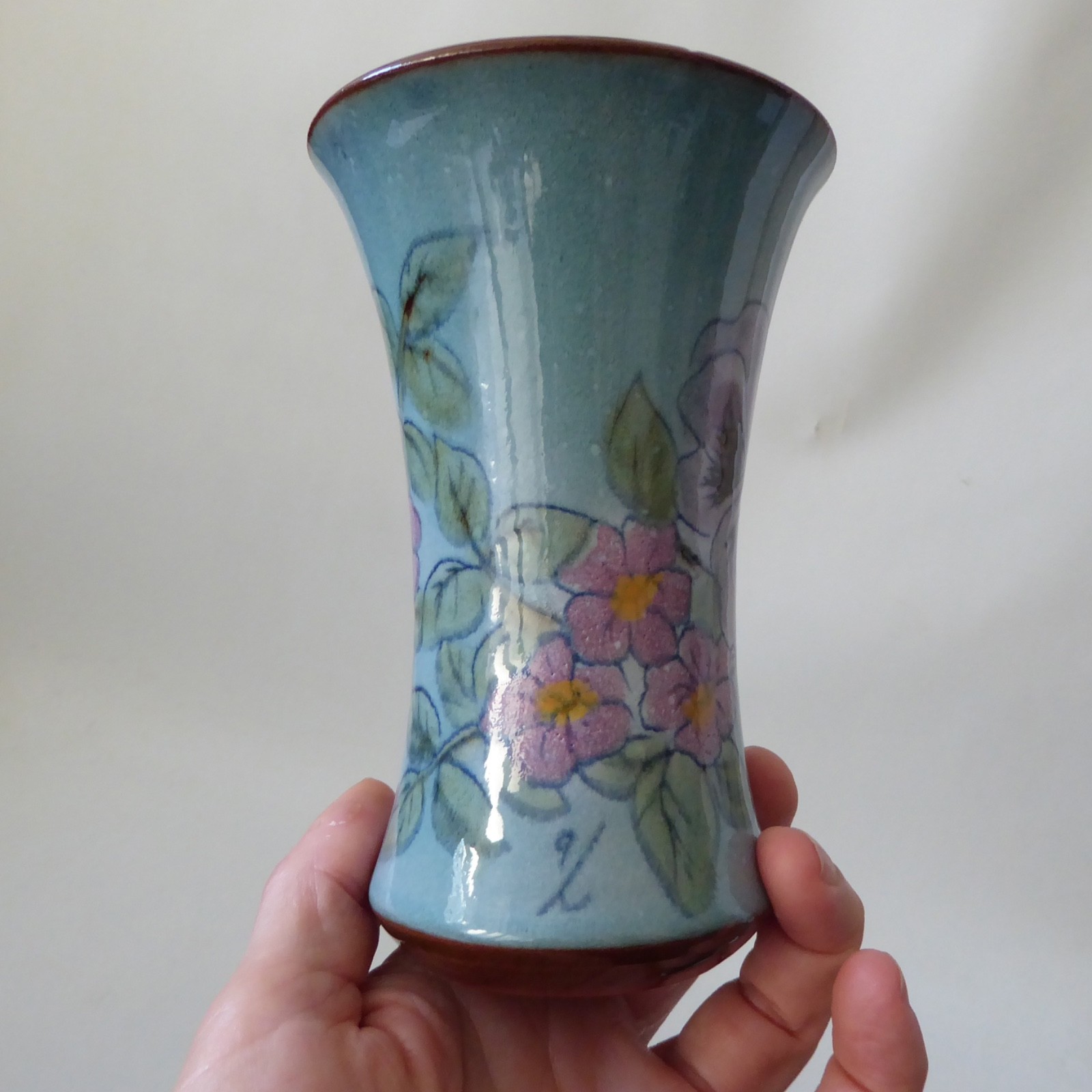 Chelsea Pottery Yannick Le Troadec art vase, blue pansies flowers. Vintage 1960s - Image 8