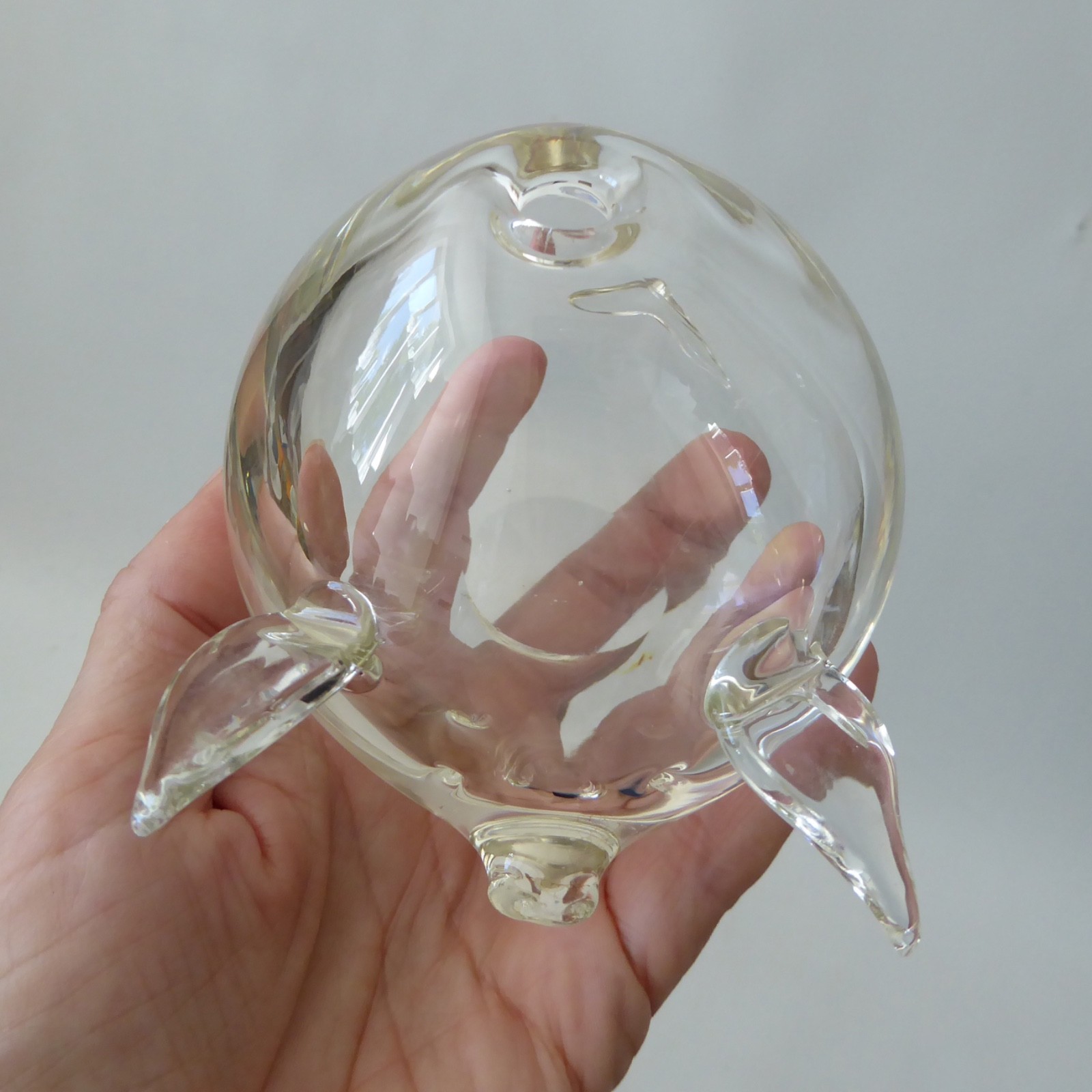 Clear art glass piggy shaped round bud vase. Handmade blown pig solifleur, retro - Image 5