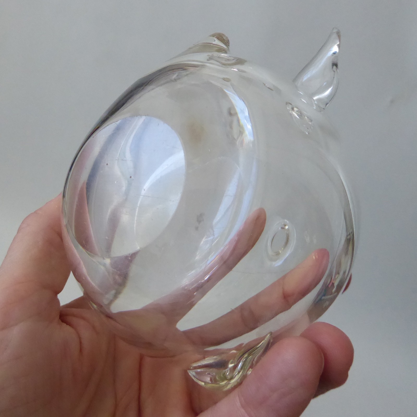 Clear art glass piggy shaped round bud vase. Handmade blown pig solifleur, retro - Image 6