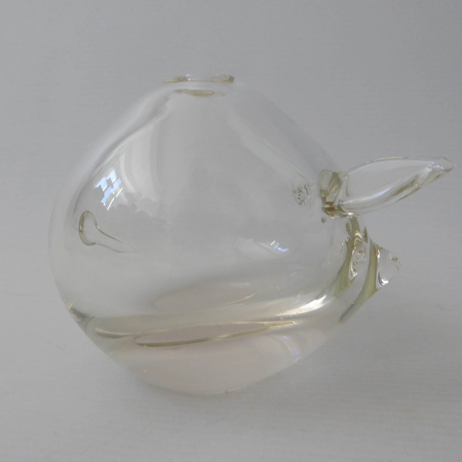 Clear art glass piggy shaped round bud vase. Handmade blown pig solifleur, retro - Image 7