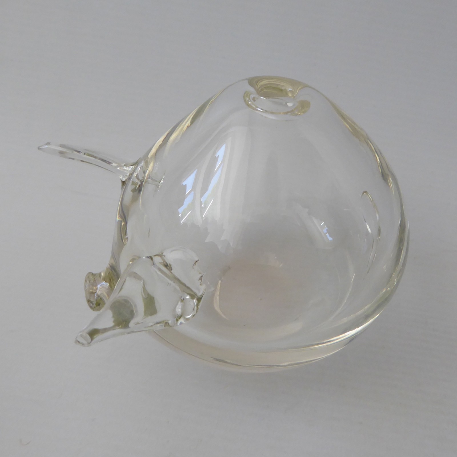 Clear art glass piggy shaped round bud vase. Handmade blown pig solifleur, retro - Image 8