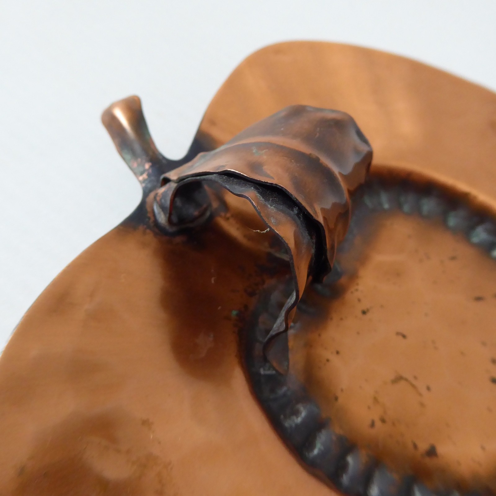 Handmade solid copper apple wall hanging plaque, pin dish. Made in USA, vintage - Image 7