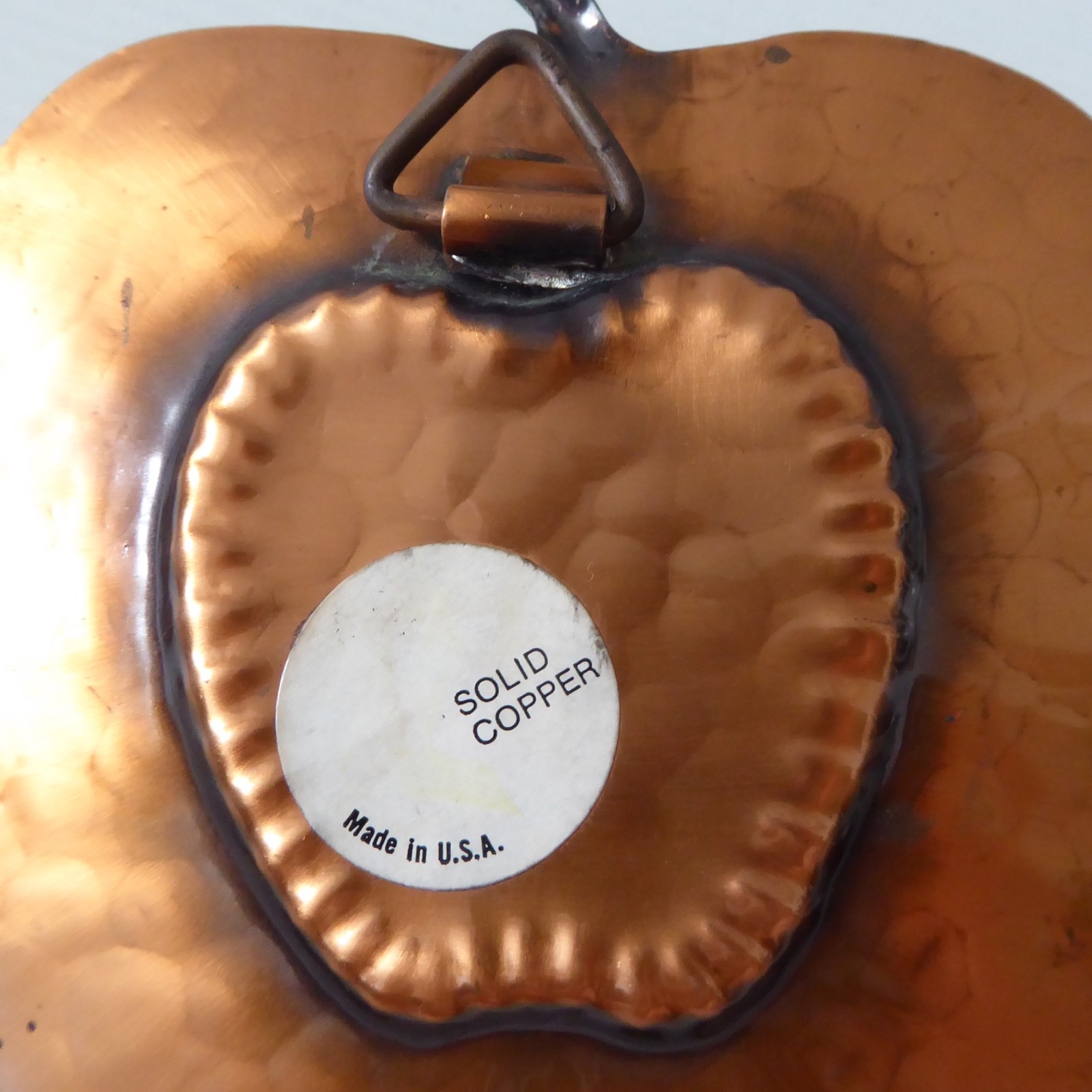 Handmade solid copper apple wall hanging plaque, pin dish. Made in USA, vintage - Image 9