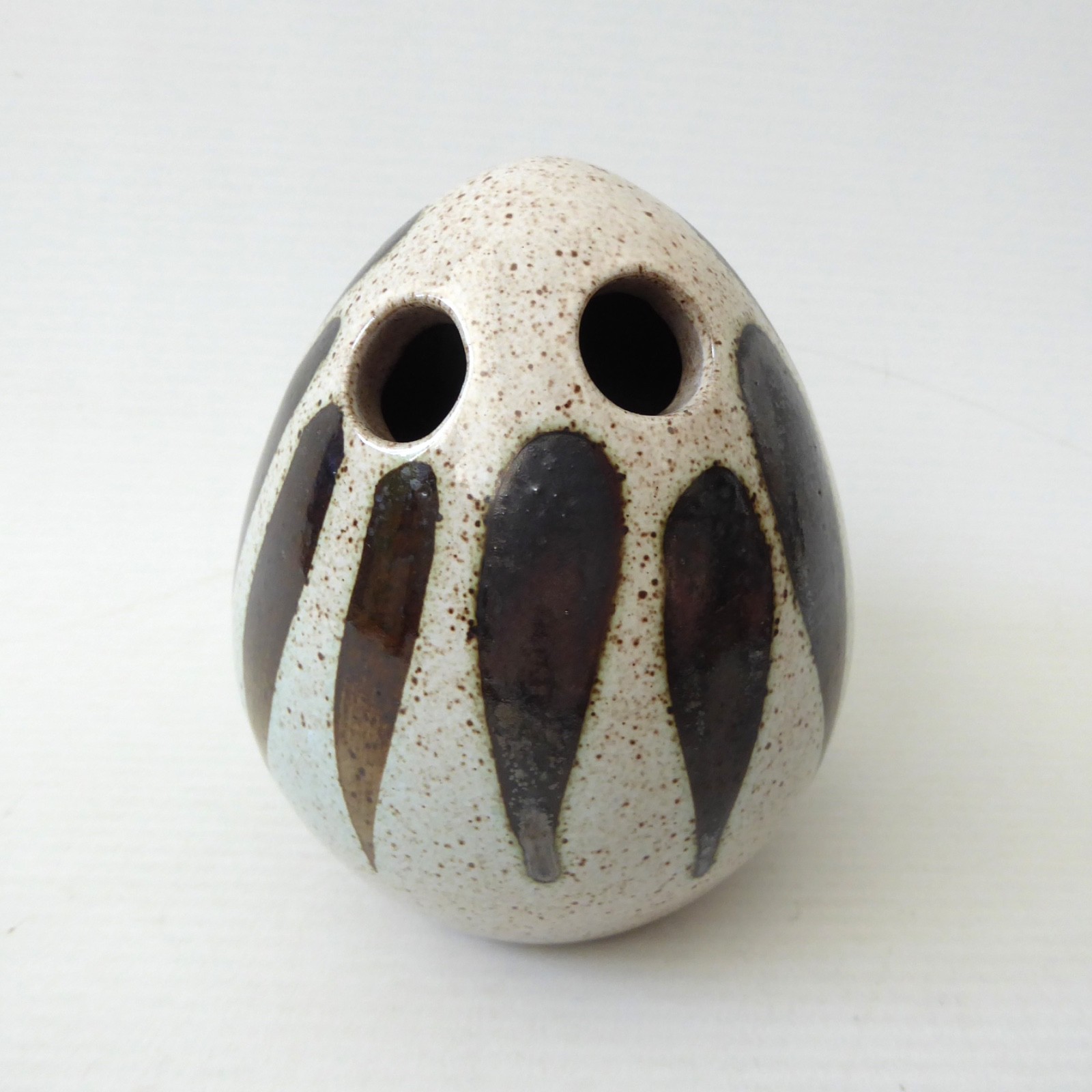 Jenny Haigh Poole A22 egg-shaped pottery bud vase + 2 holes, sculpture. Vintage
