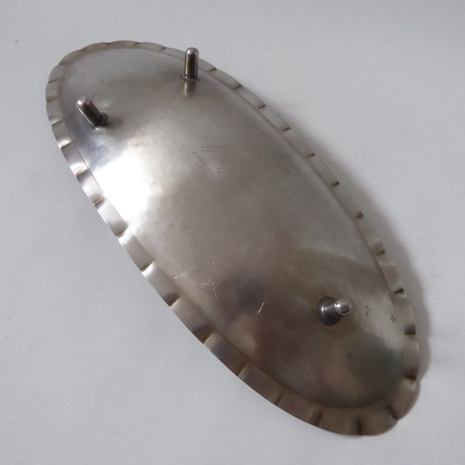 LRI Borrowdale vintage hand-beaten scalloped stainless steel tripod bowl dish - Image 10