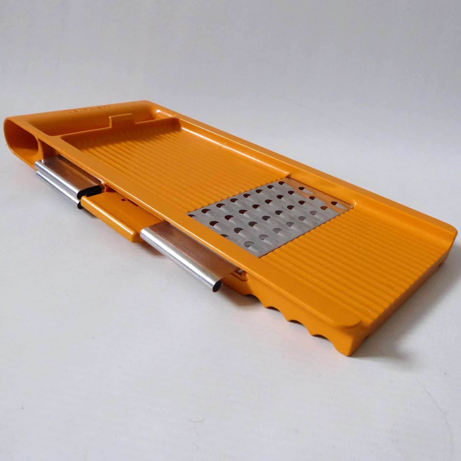 Leifheit German 4 in 1 grater slicer retro vintage 1970s. Interchangeable orange - Image 3