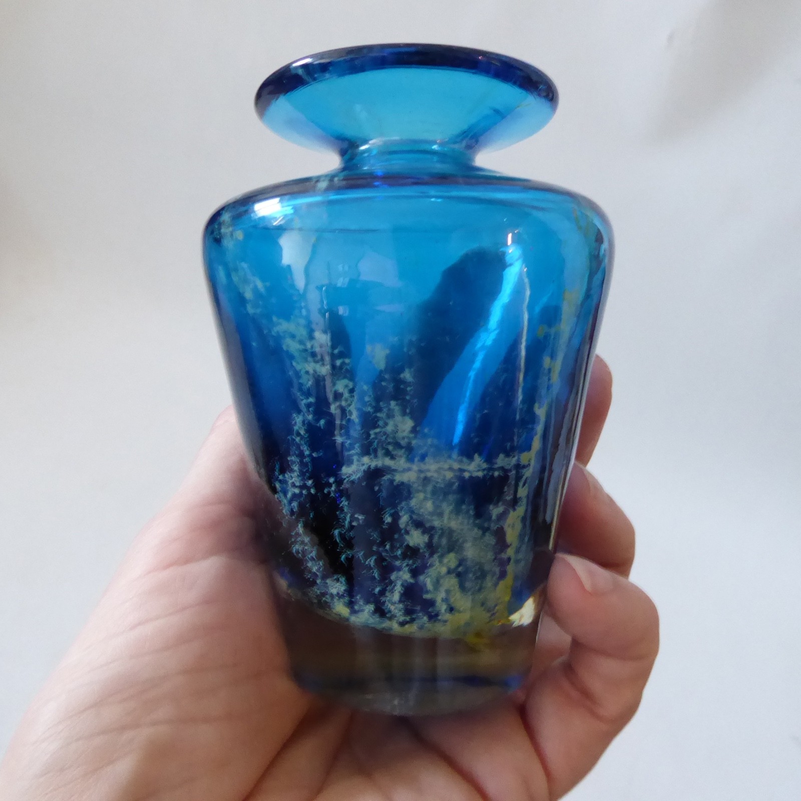 Mdina vintage art glass vase, slim tapered Sea & Sand. Michael Harris design 70s - Image 2