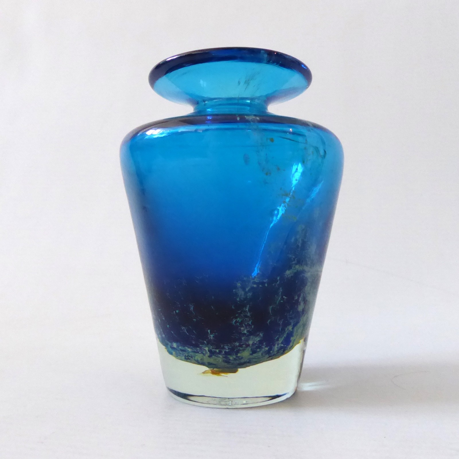 Mdina vintage art glass vase, slim tapered Sea & Sand. Michael Harris design 70s - Image 3