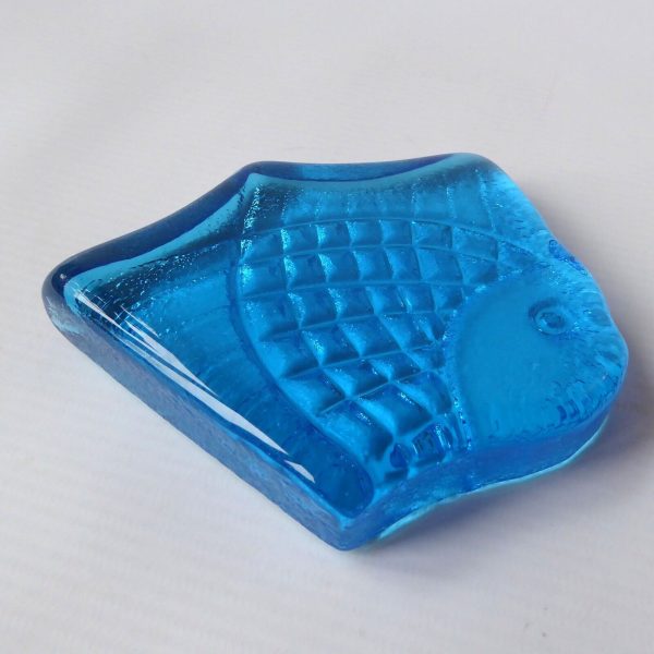 Modernist abstract fish art glass paperweight, flat back. Turquoise blue vintage - Image 11
