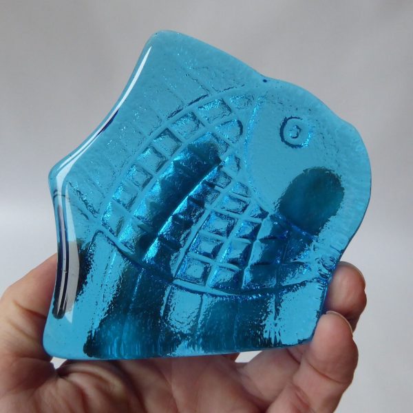 Modernist abstract fish art glass paperweight, flat back. Turquoise blue vintage - Image 3