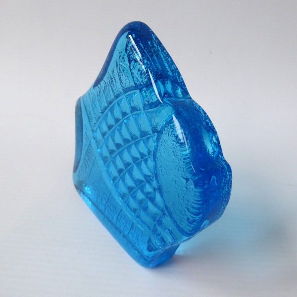 Modernist abstract fish art glass paperweight, flat back. Turquoise blue vintage - Image 8