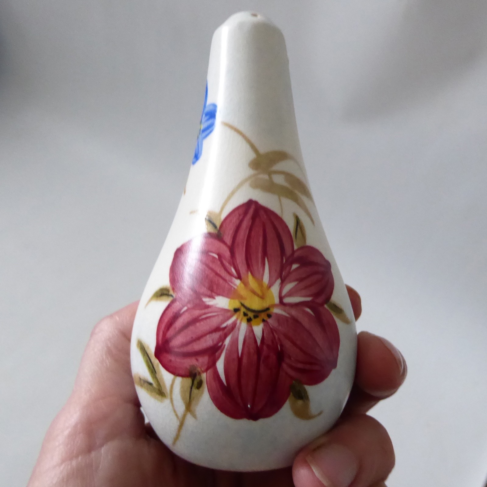 Pair Radford Potteries vintage pottery ceramic salt & pepper shakers pots floral - Image 3