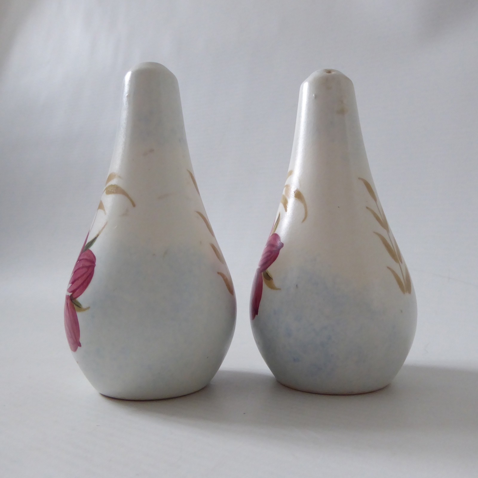 Pair Radford Potteries vintage pottery ceramic salt & pepper shakers pots floral - Image 7