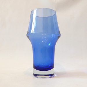 Riihimaki art glass vase, Aimo Okklin. 7" cased blue. Vintage Scandi retro MCM