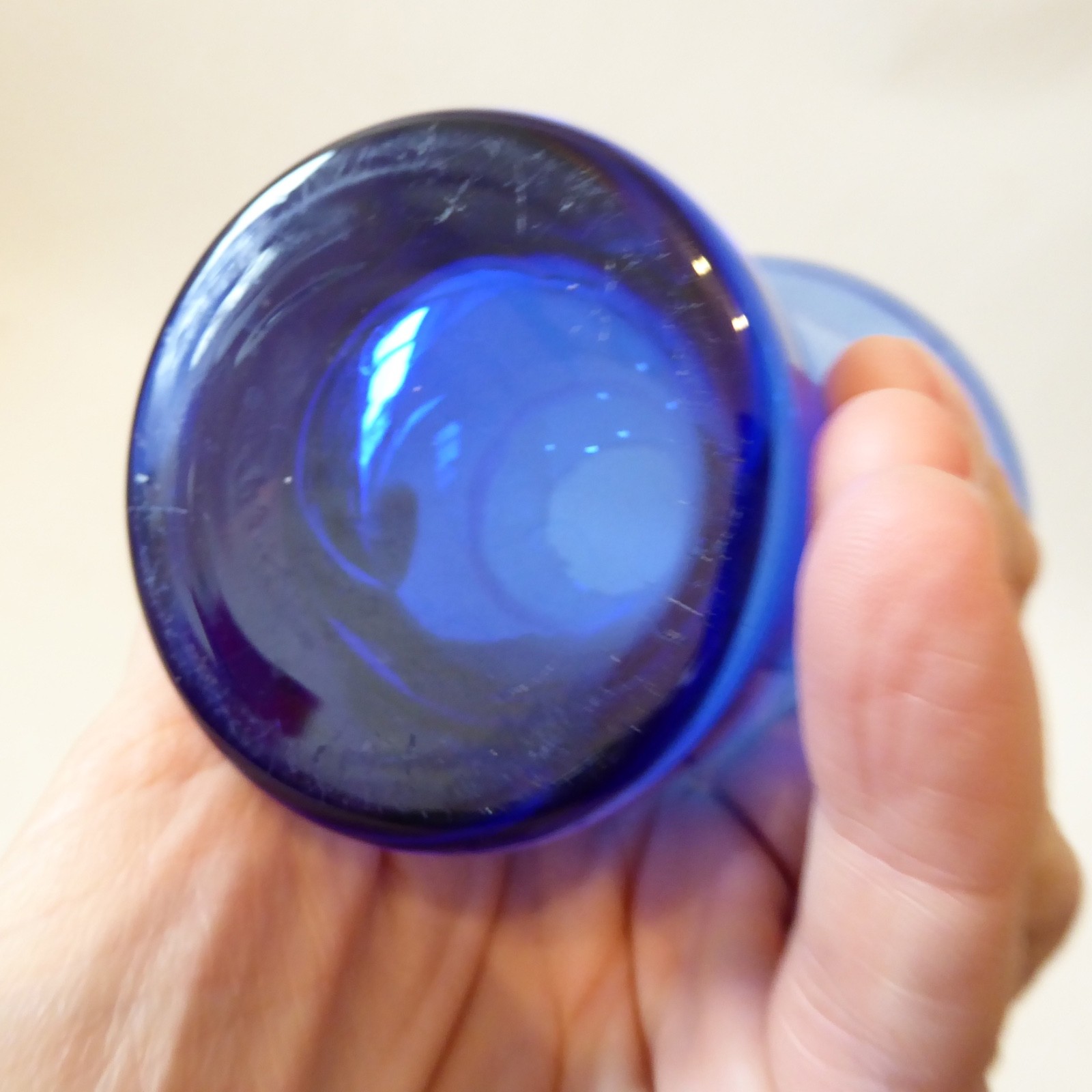 Riihimaki art glass vase, Aimo Okklin. 7" cased blue. Vintage Scandi retro MCM - Image 9