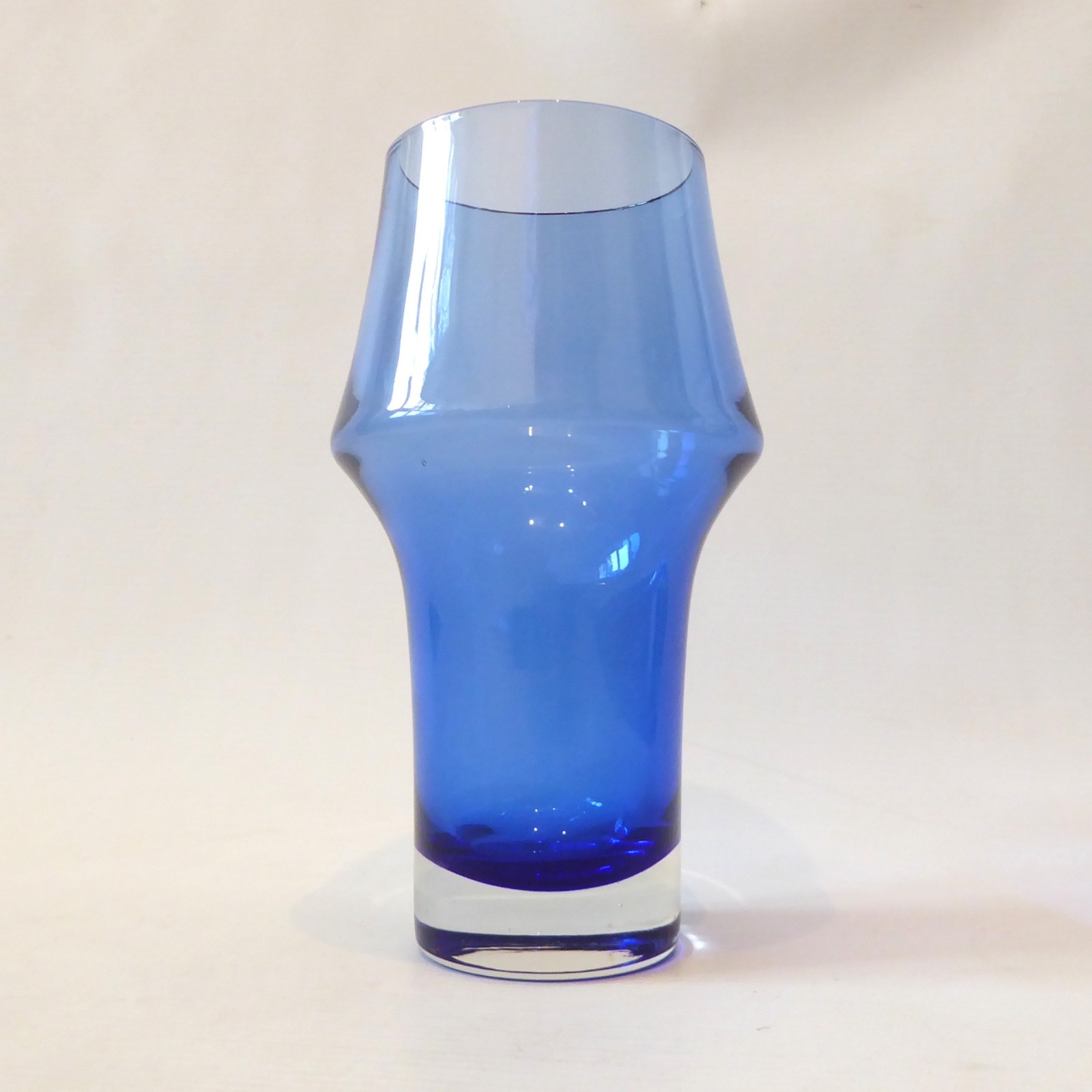 Riihimaki art glass vase, Aimo Okklin. 7" cased blue. Vintage Scandi retro MCM