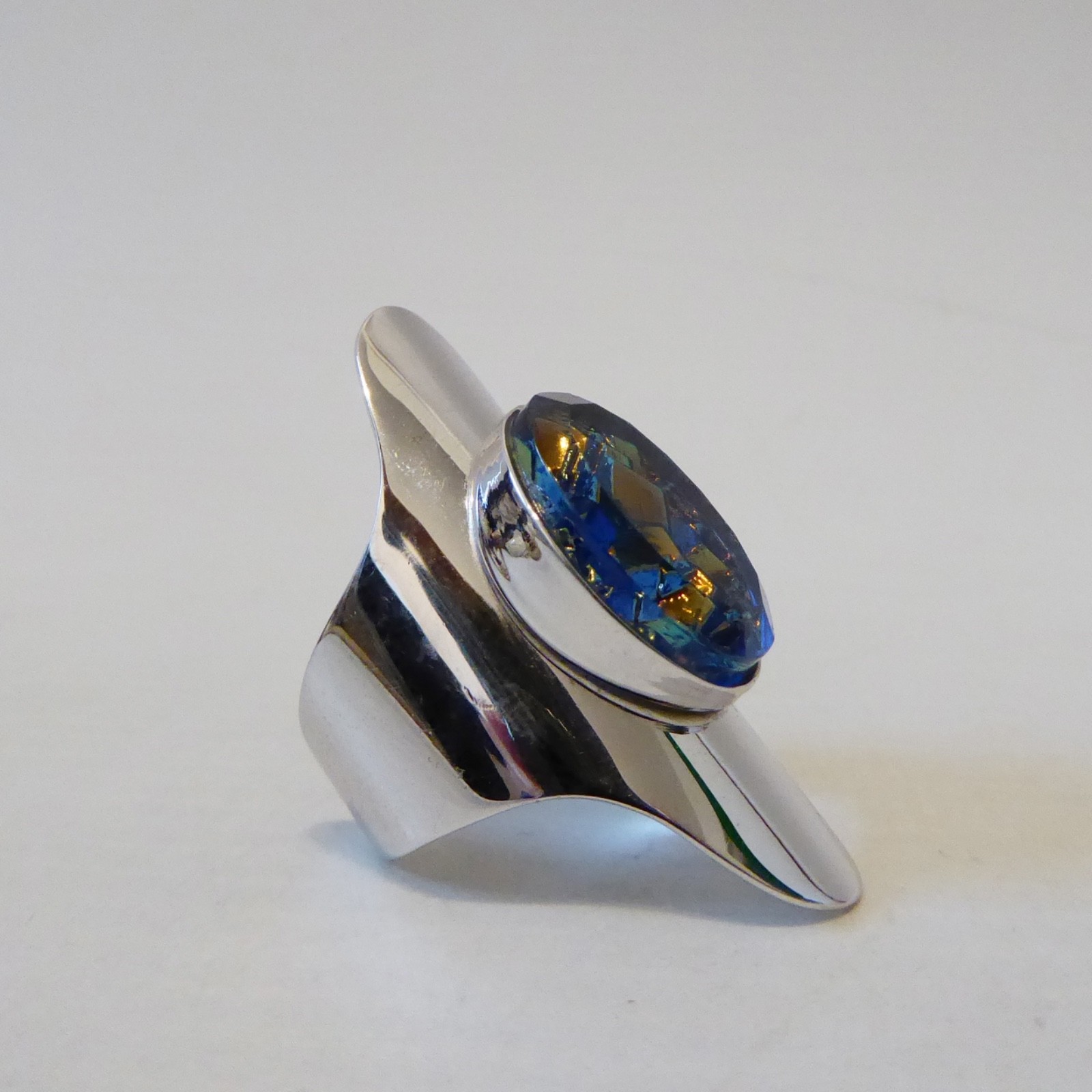 Sarah Coventry vintage statement dress ring, silver tone + blue glass. 70s retro - Image 2