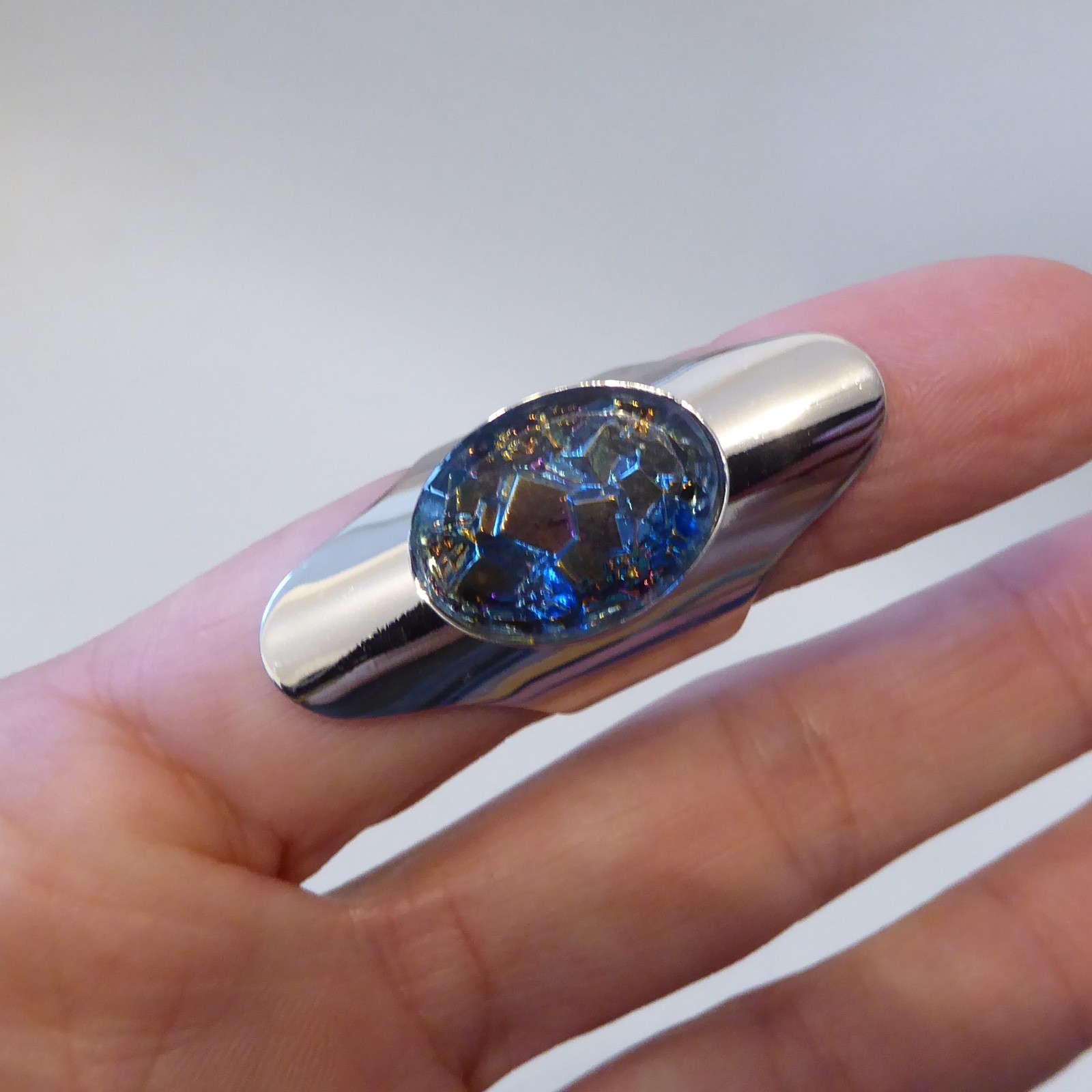 Sarah Coventry vintage statement dress ring, silver tone + blue glass. 70s retro - Image 4