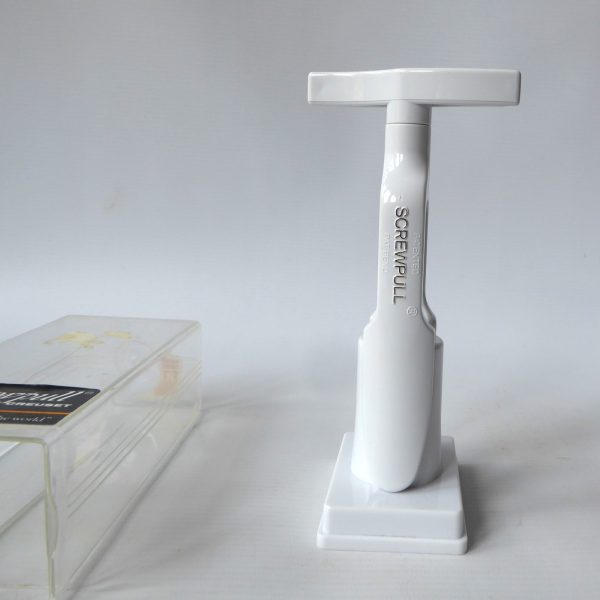Screwpull by Le Creuset, vintage corkscrew. White manual screw, on stand in case - Image 4
