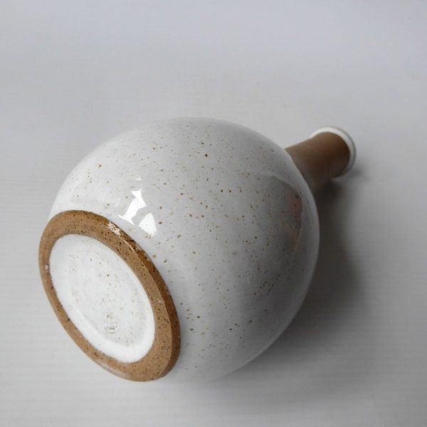 Signed vintage studio pottery bud stem vase, handmade thrown stoneware, white 7" - Image 11