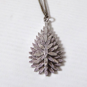 Silver tone vintage 1960s brutalist layered pendant + necklace. Teardrop retro