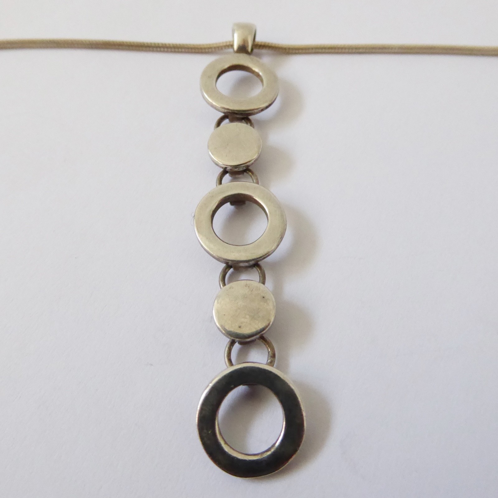 Sterling silver 925 long looped circles articulated pendant snake chain necklace - Image 6