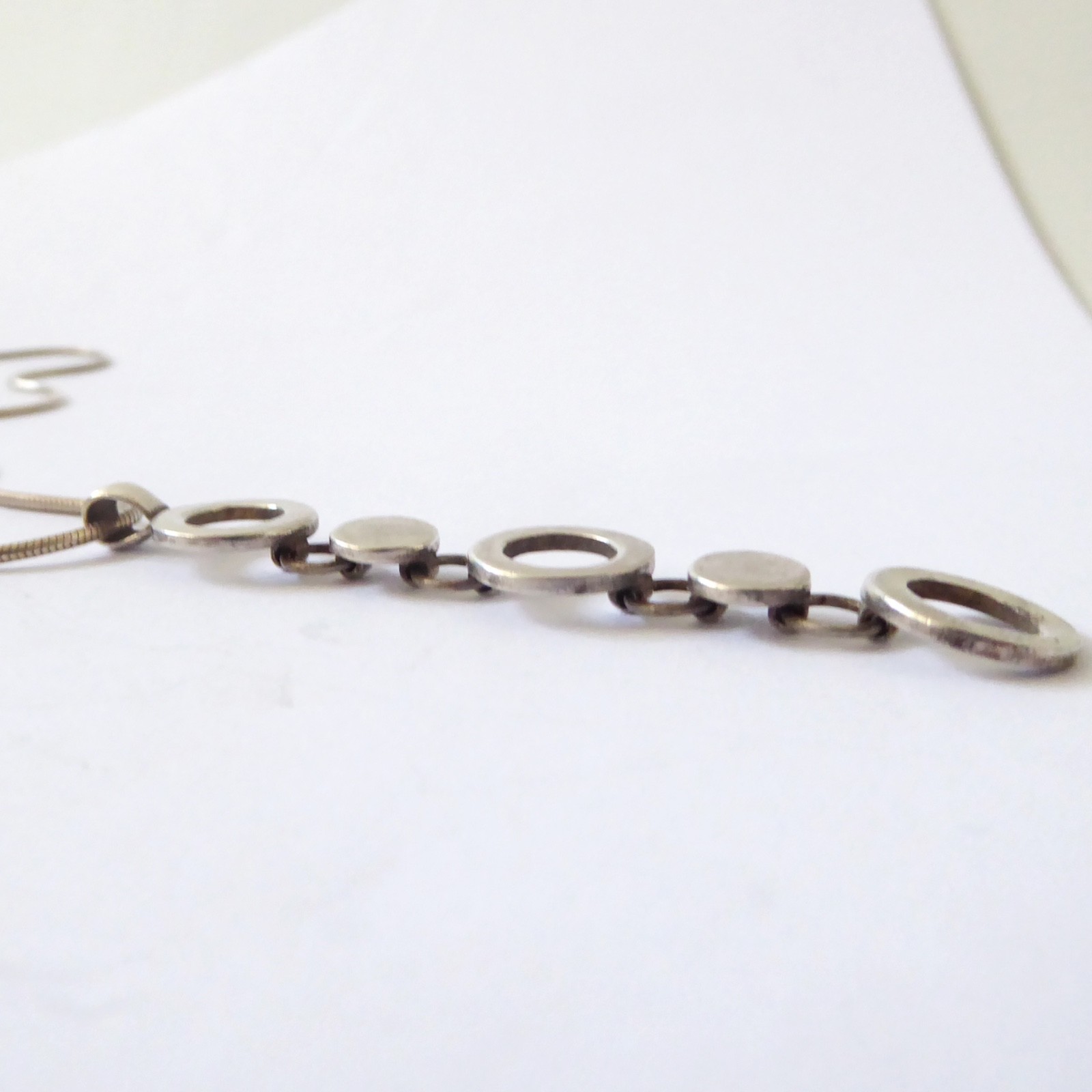 Sterling silver 925 long looped circles articulated pendant snake chain necklace - Image 7
