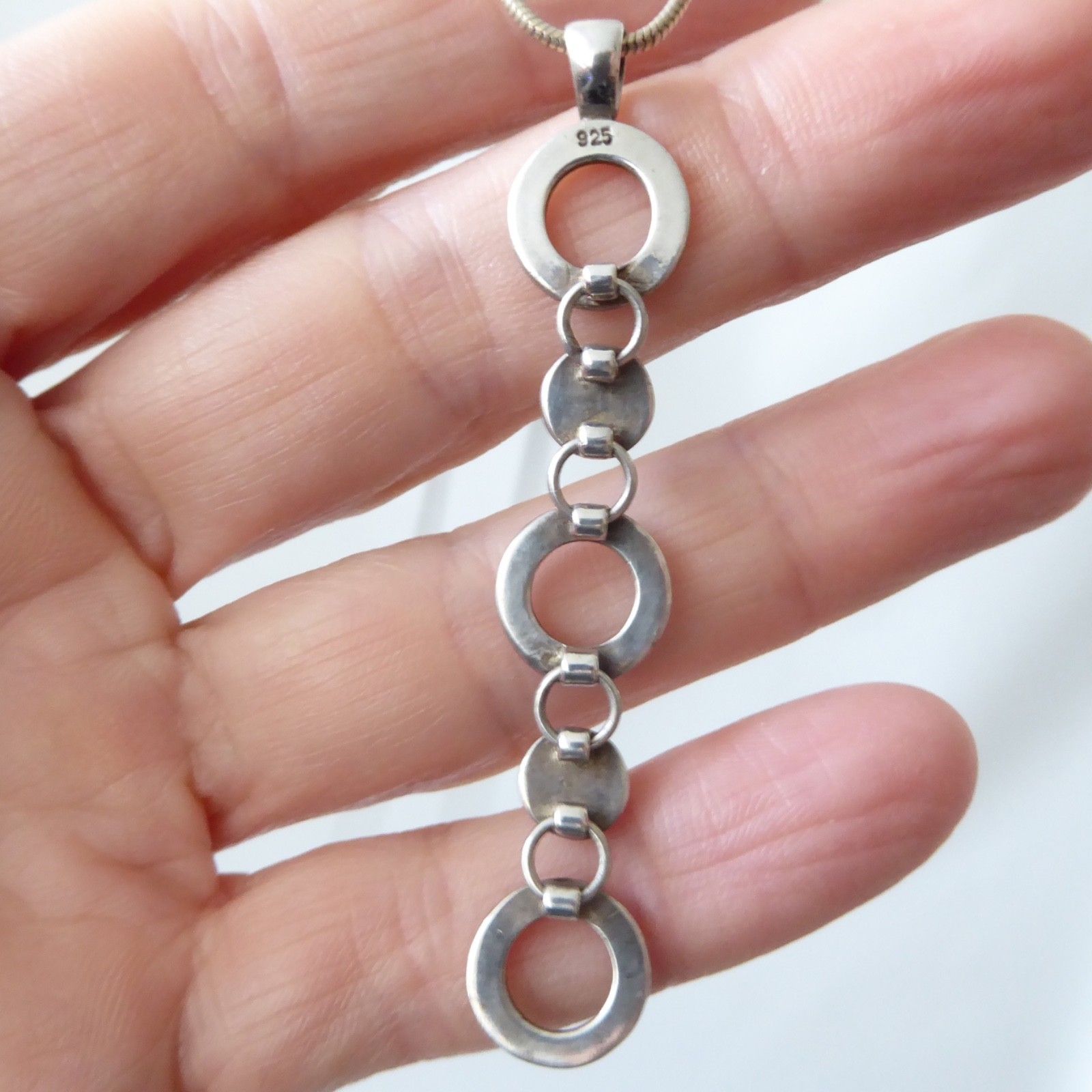 Sterling silver 925 long looped circles articulated pendant snake chain necklace - Image 8