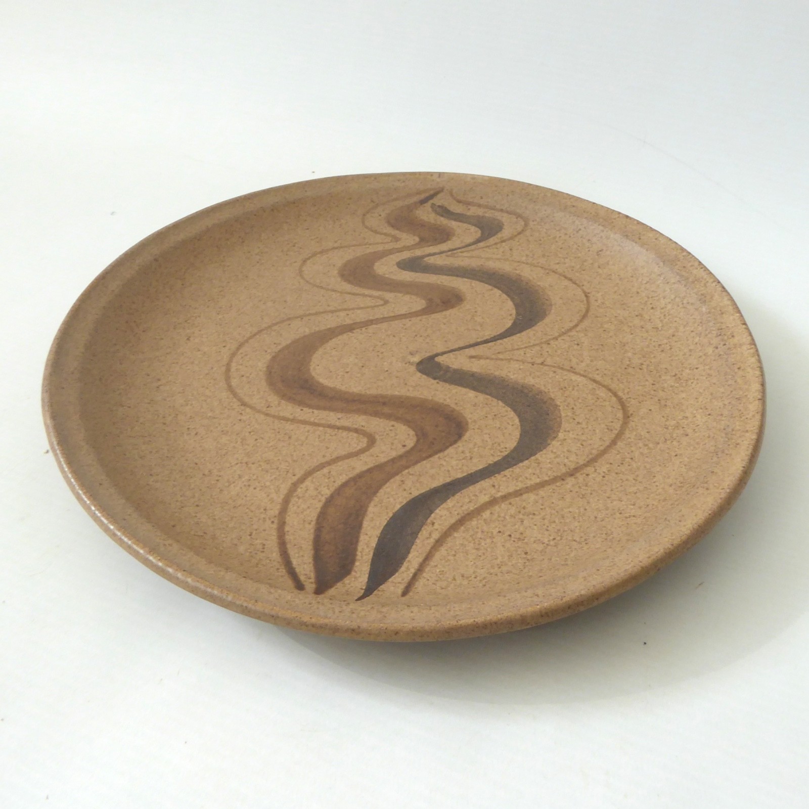 Studio Pottery round dish 10" plate, vintage stoneware, painted squiggles. Retro - Image 3
